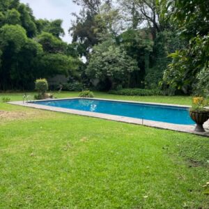 Casa en Venta en Av. Topacio de 2,400 m2 Aprox